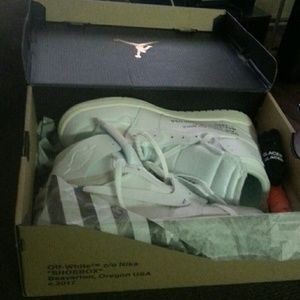 Jordan off white 1's